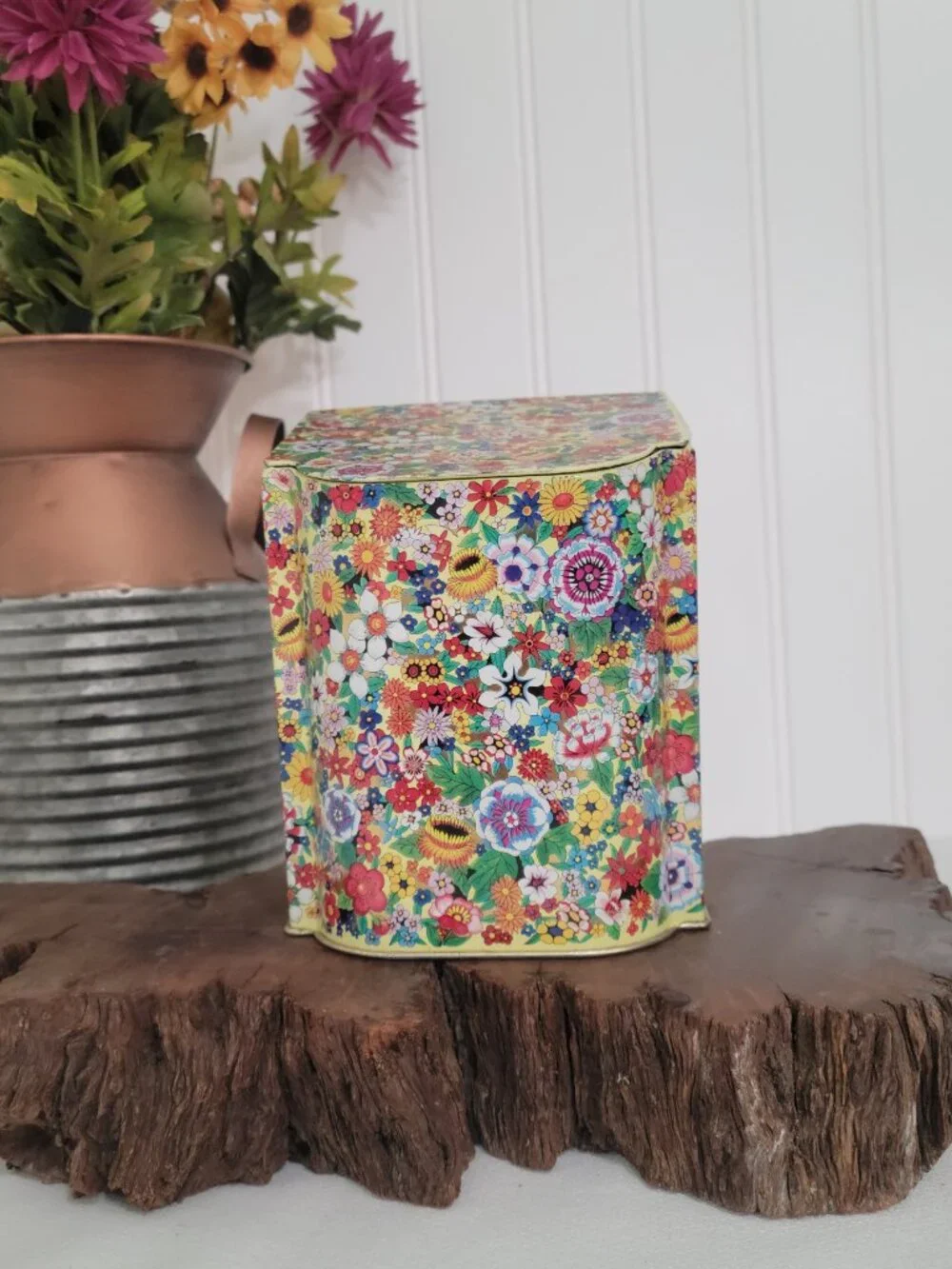 Vtg Retro Cottagecore Grandmacore Chintz Floral Hinged Daher Tea Tin Canister